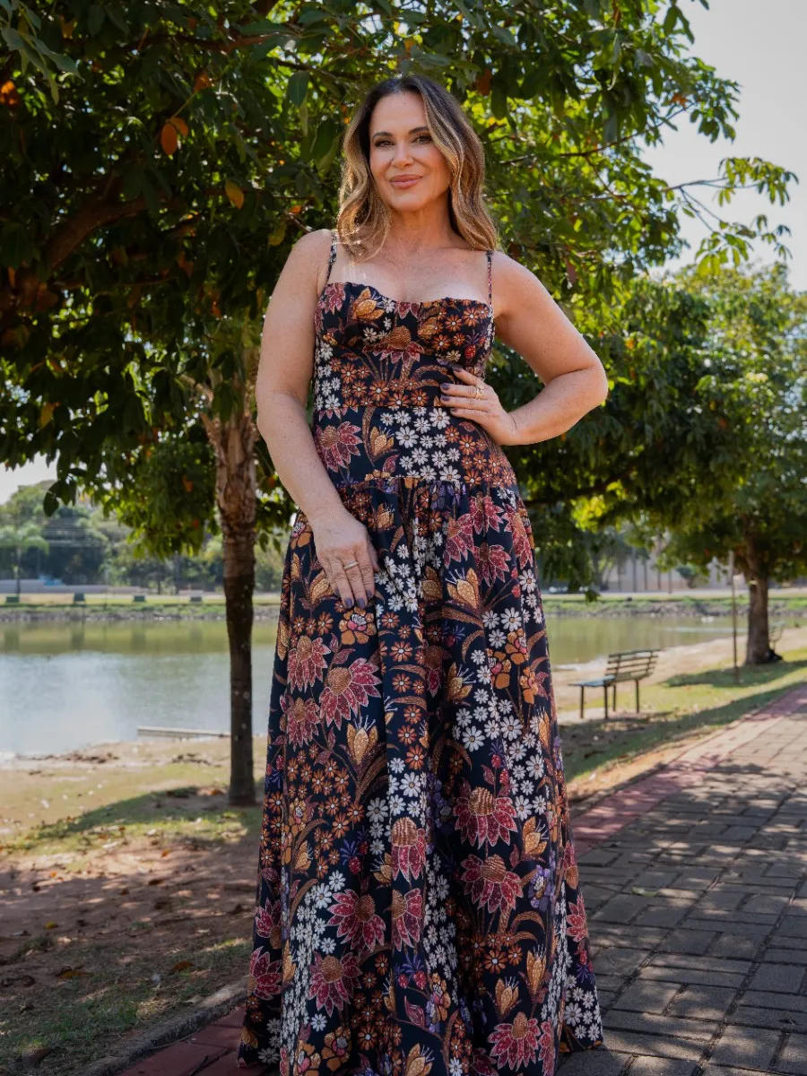 Look Letéss verde oliva com colete